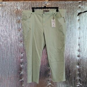 Gloria Vanderbilt Amanda Slimming Jean